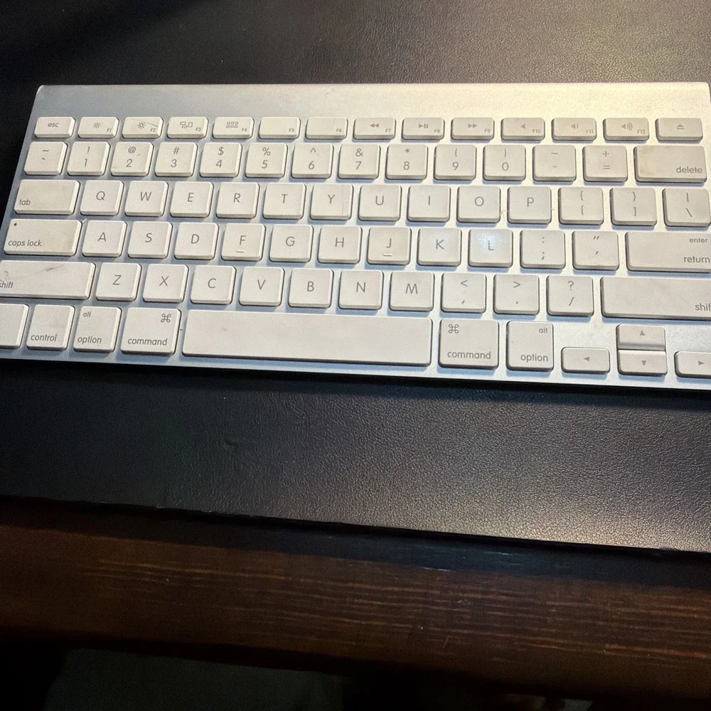 Apple MC184LL/A Wireless Keyboard-tested